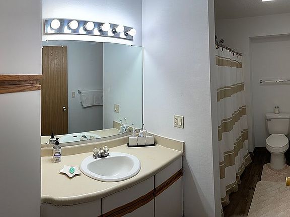 3rd image of 540 Augusta Cir