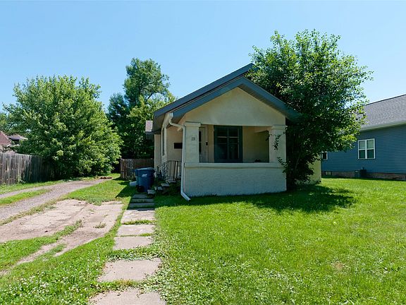 3rd image of 19 Hatten Avenue