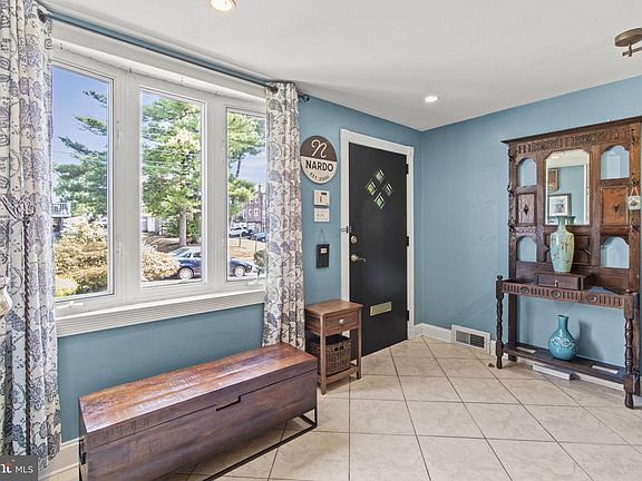 4th image of 245 Park Dr
