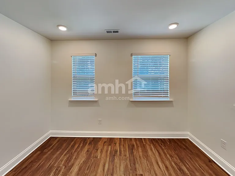542 Rivermist Dr — Photo 8