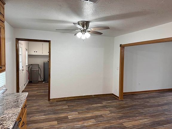 5th image of 310 E Cole Ave