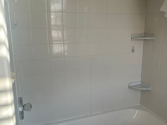 5th image of 4 E Athens Ave APT 102