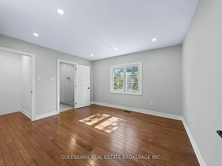 619 Culler Mews — Photo 30