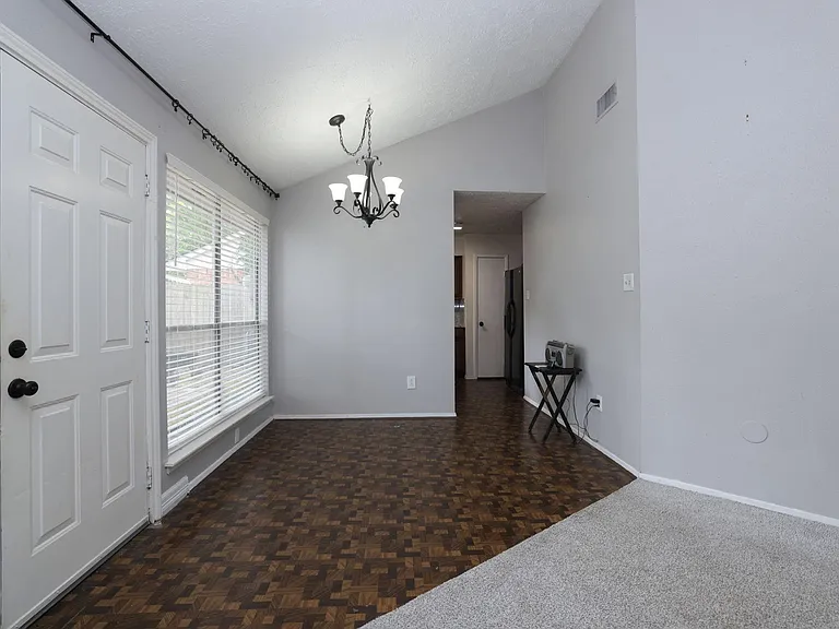 4623 Whispering Rock Ln — Photo 10