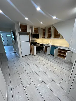 Rented by Irene Mihalios, LREB | media 10