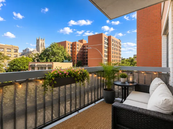 837 Washington Avenue image 1 of 12