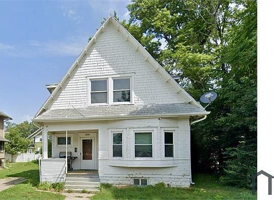 1st image of 2556 Meredith Ave