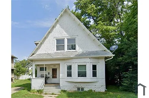 2556 Meredith Ave Photo 1
