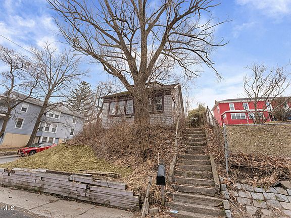 2nd image of 1498 2nd Street