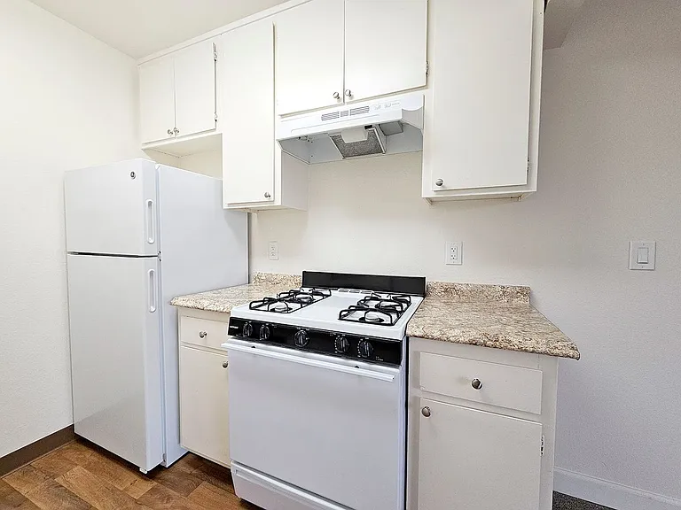 Vista Bella Apartment Homes — Photo 8