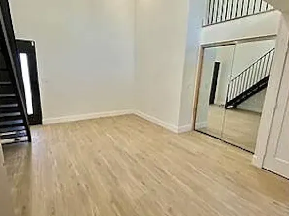 18701 Sunburst St, Northridge, CA 91324