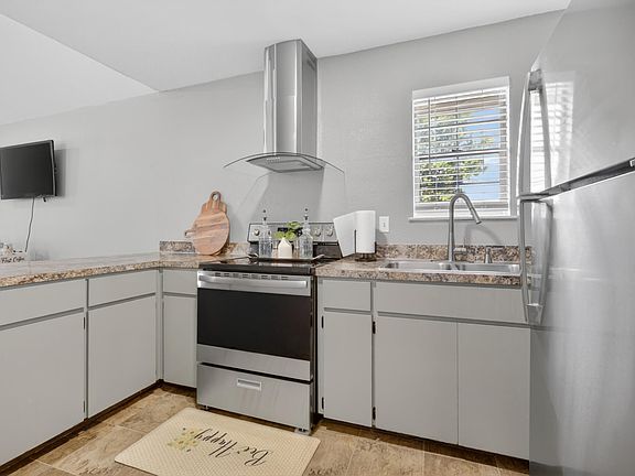 5th image of 341 Canterbury Way #1a6