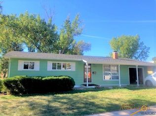 3827 Brookside Dr, Rapid City, SD 57702
