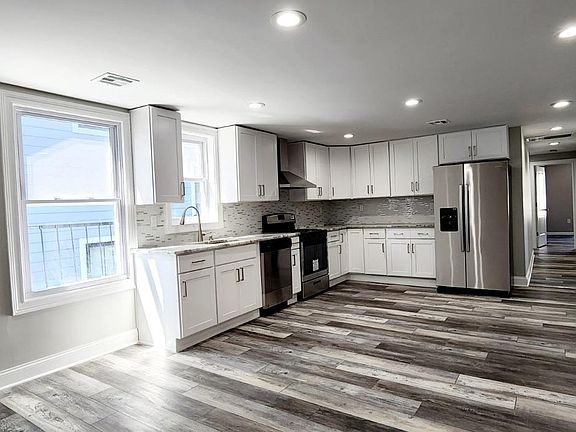 4th image of 493 Washington St Floor 3
