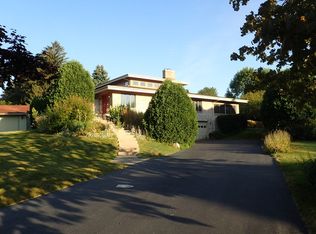 730 Margaret Dr, Woodstock, IL 60098