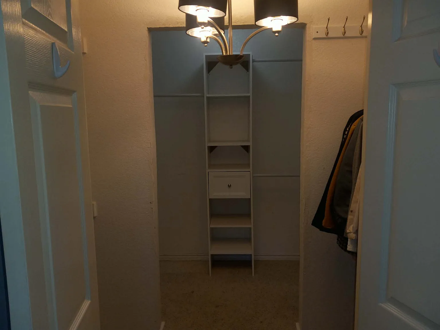 5 bed, 2906 sqft, $1,100 — Photo 4