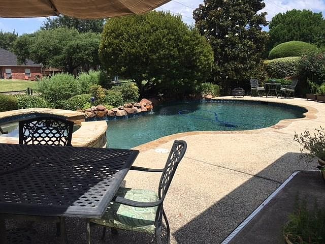2nd image of 5915 Wilmington Dr