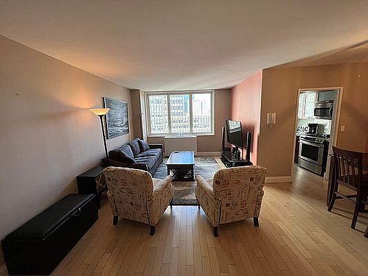 5th image of 212 E 47th St APT 26B