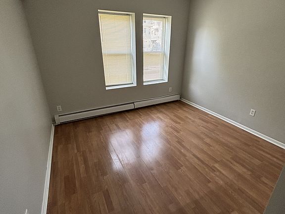 3rd image of 30 1/2 Beech St #1B