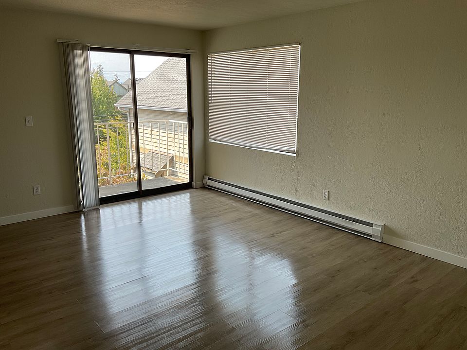1st image of 11702 Greenwood Ave N APT 402