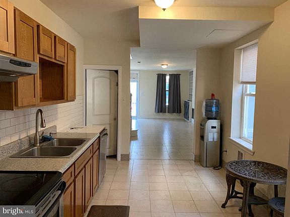 2nd image of 3523 Ella St