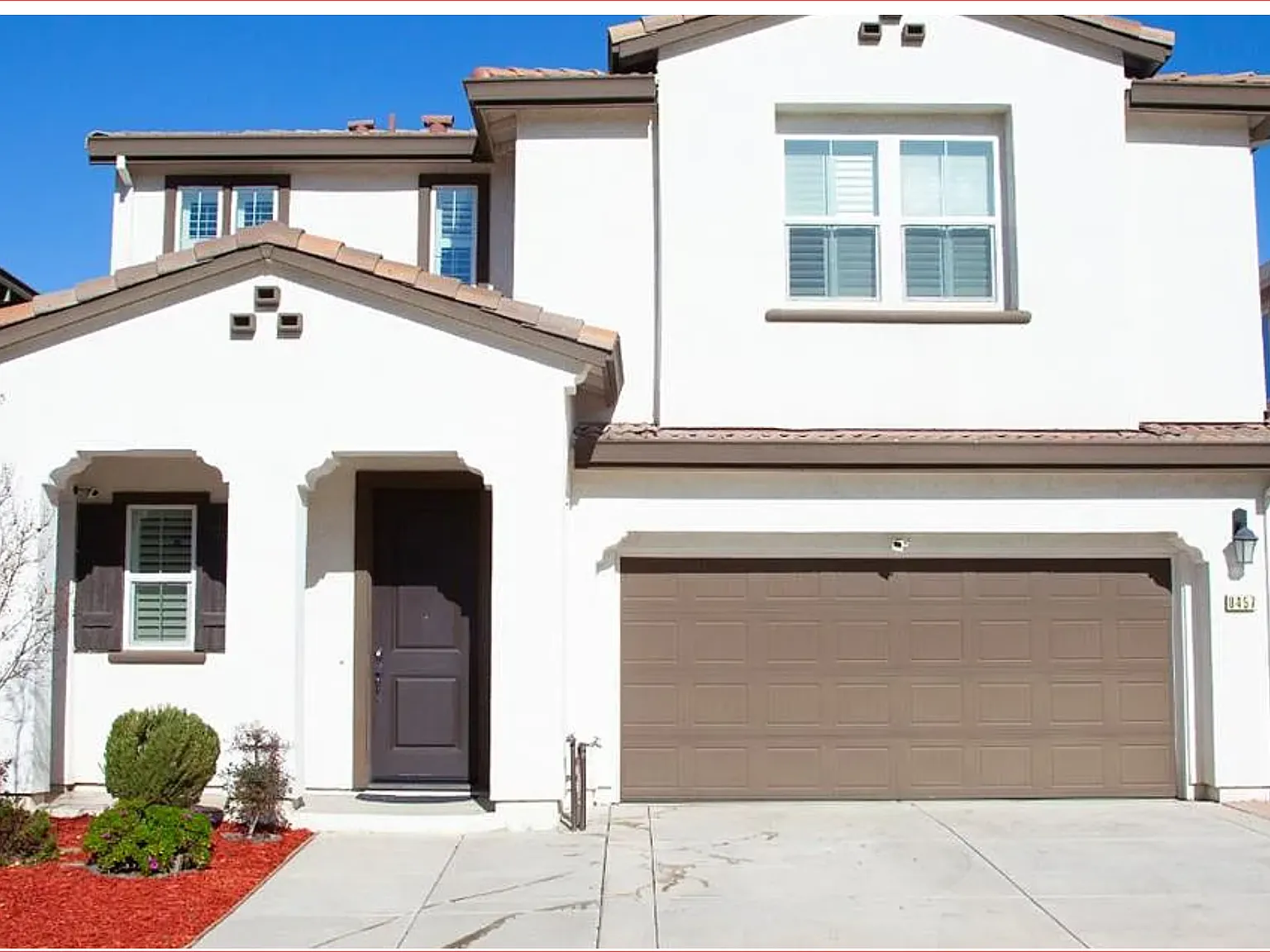 4 bed, 2352 sqft, $3,200 — Photo 1