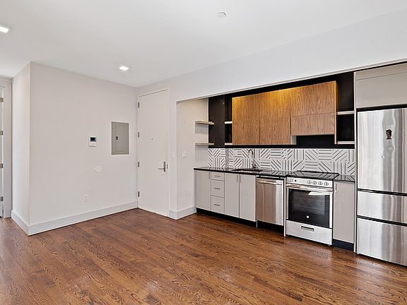 5th image of 311 Woodbine St #2A