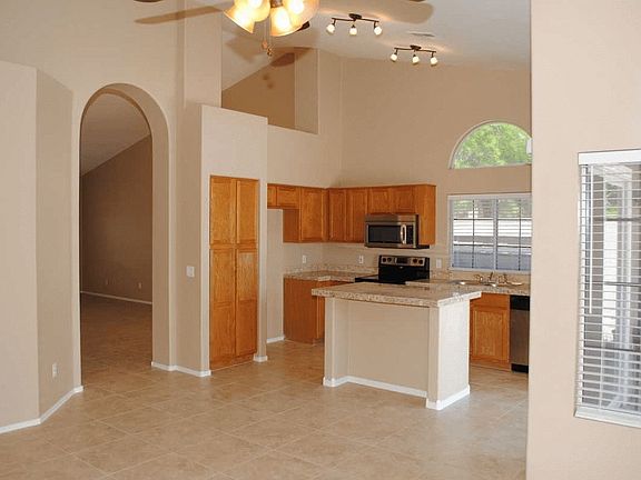 5th image of 14932 W Lupine Ln