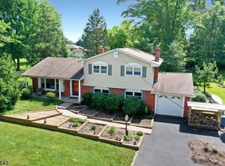 25 State Park Dr, Titusville, NJ 08560