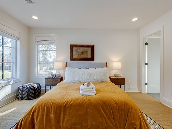 4th image of 519 Chesterfield Ave APT 8