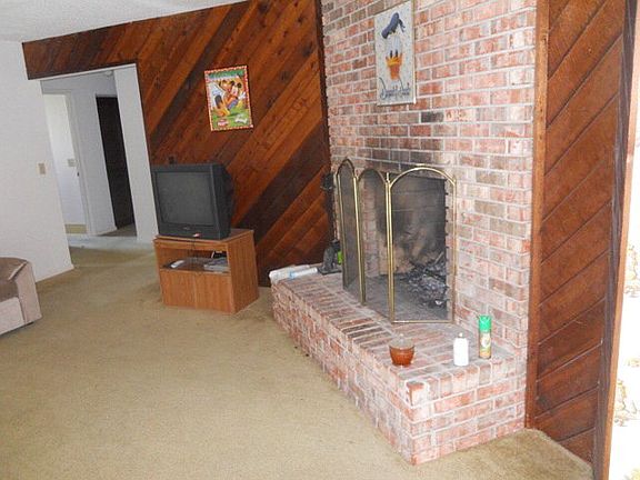 2nd image of 84 Blaine Dr