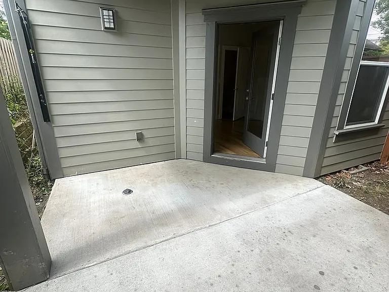 436 NE Stafford St #9 — Photo 10