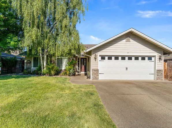 1662 Nunnwood Ln, Grants Pass, OR 97527