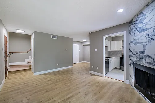 879 Dublin Dr #D Photo 1