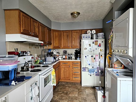 3rd image of 953 W McKay Rd
