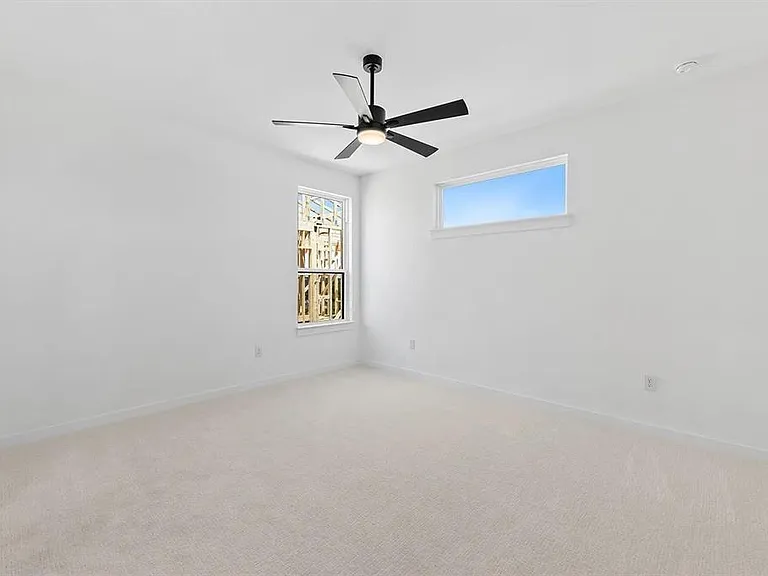 110 Pennybacker Ln — Photo 20