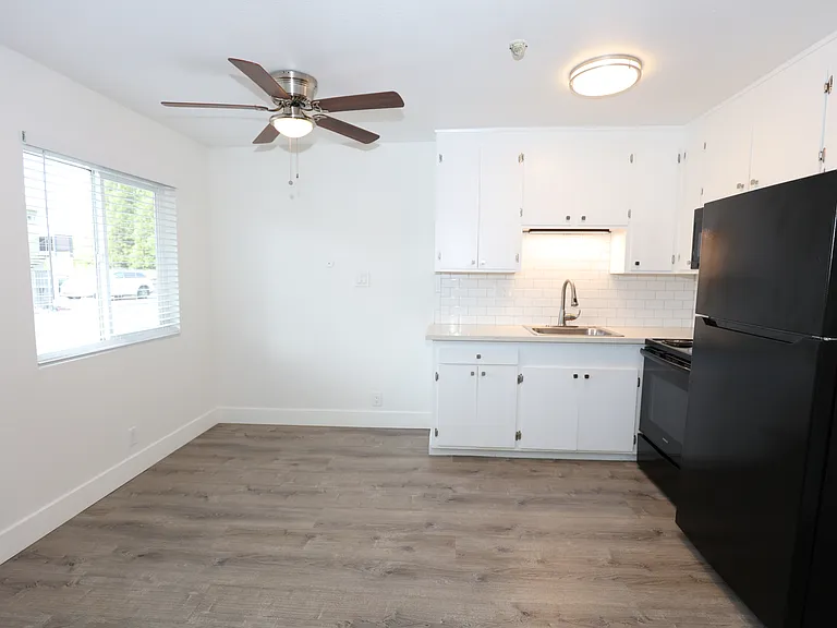 The Grove Apartments — Photo 8