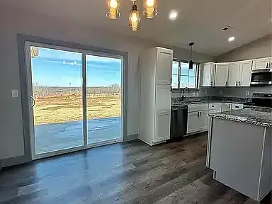 4 bed, 1580 sqft, $2,000 — Photo 2