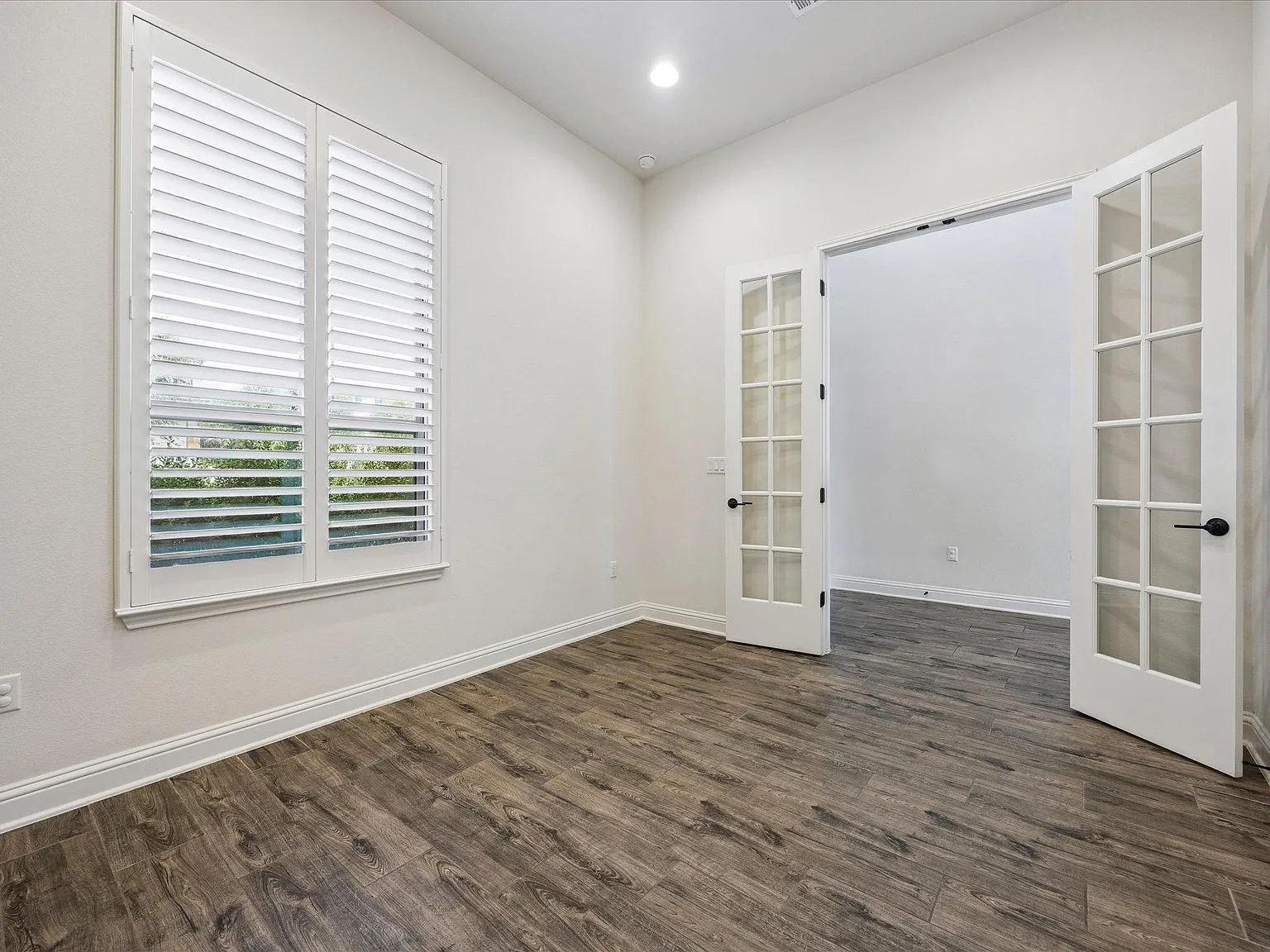 4 bed, 3.5 bath, 3055 sqft, $4,100 — Photo 3