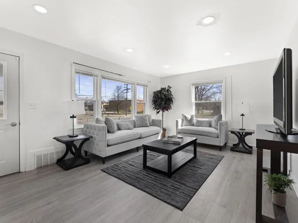 5805 West Green Tree ROAD, Milwaukee, WI 53223