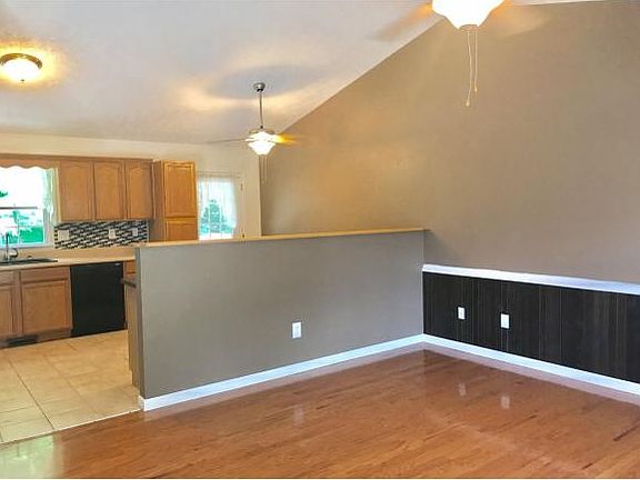 4th image of 191 Valley Crest Dr