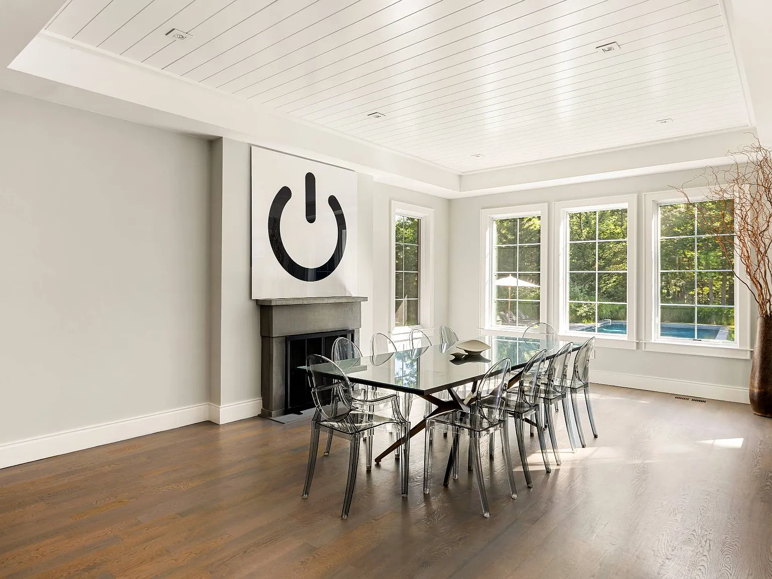 Stunning East Hampton Retreat — Photo 4