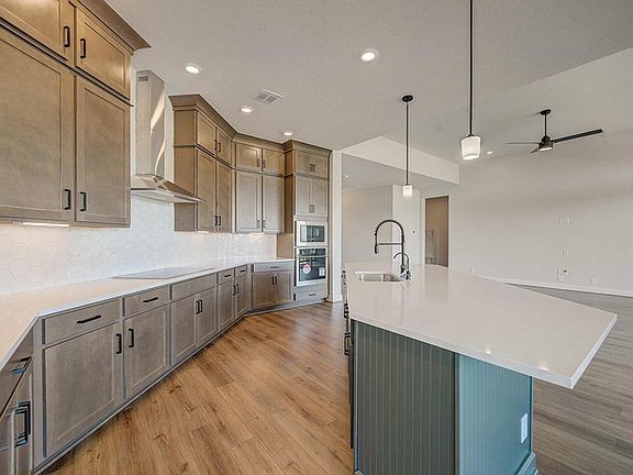 The Monterey - Kitchen