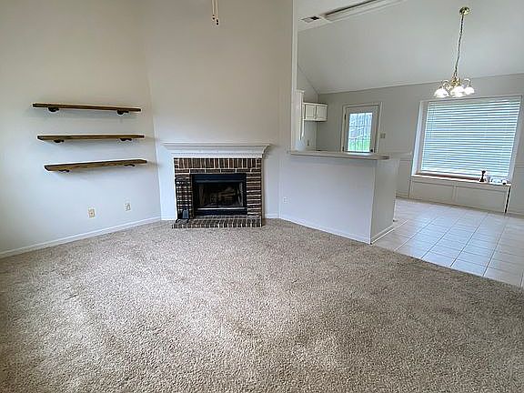 3rd image of 65 Oak Crest Dr