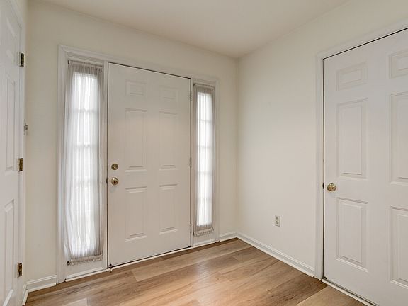 2nd image of 12207 Sleepy Horse Ln
