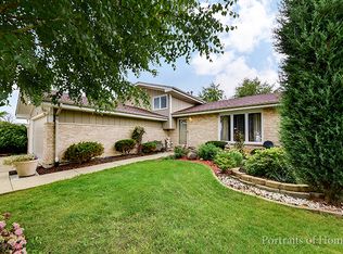 607 Gavin Ave, Romeoville, IL 60446