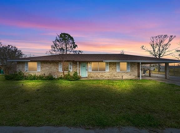 2nd image of 1201 Maria Dr