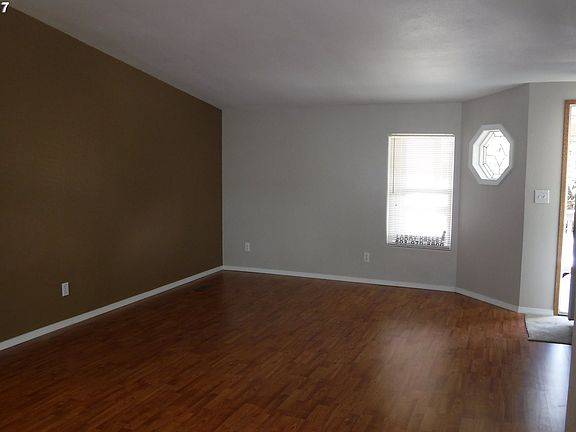 3rd image of 13865 Melinda St