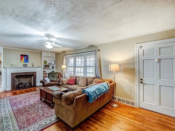 2nd image of 108 Greenview Dr
