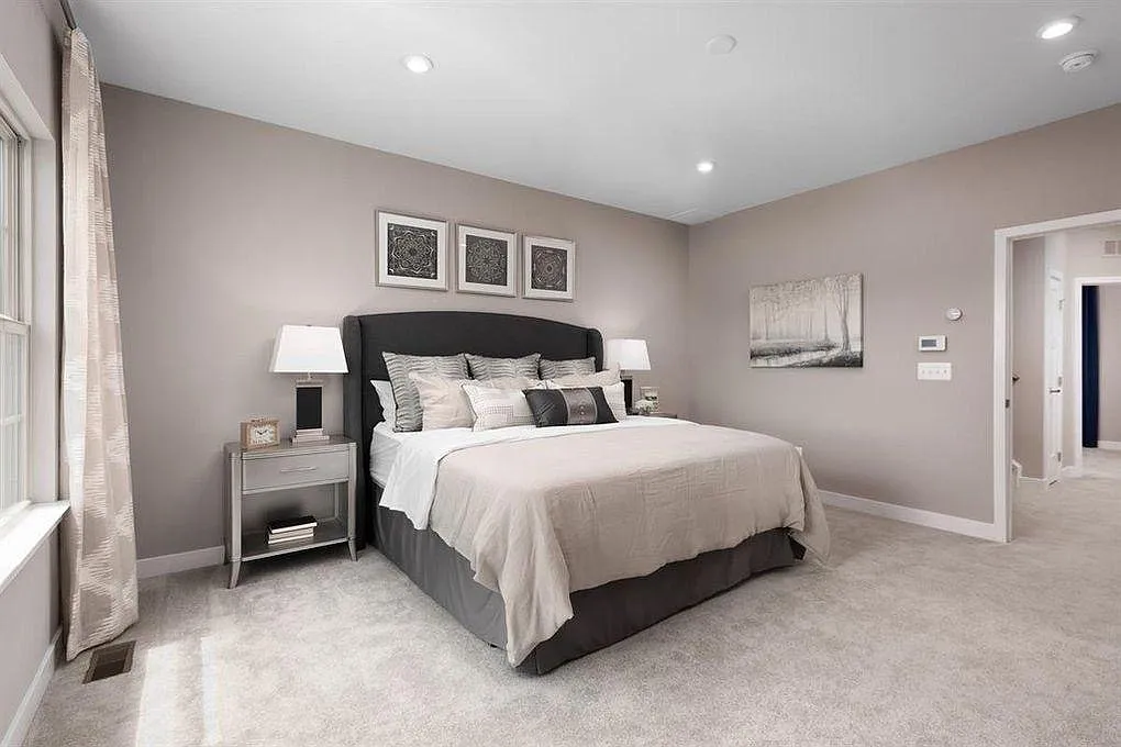 1 bed, 3.5 bath, 2179 sqft, $1,300 — Photo 1